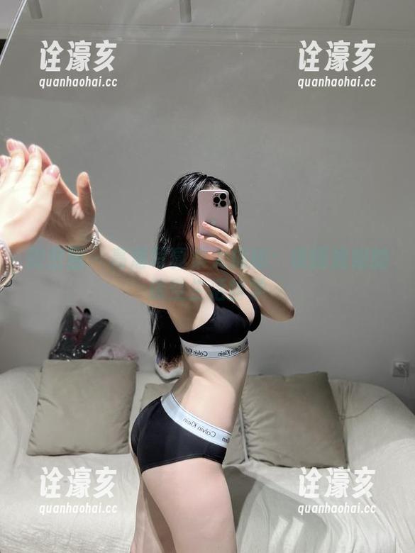 微密圈 - 高清写真集大揭秘：铁锤姐姐的镂空生活哲学