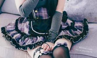 霜月shimo大人的女仆图包：我在想，这种家务要不要申请加薪？