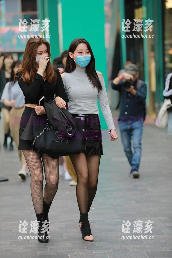 魔镜街拍：不止于紧身裤，高清写真的女神风采慢慢品味