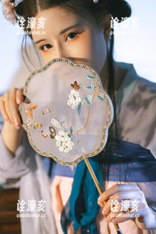 鹿八岁baby 鹿八岁baby与灰丝的邂逅,原图让你欲罢不能,快来下载吧!
